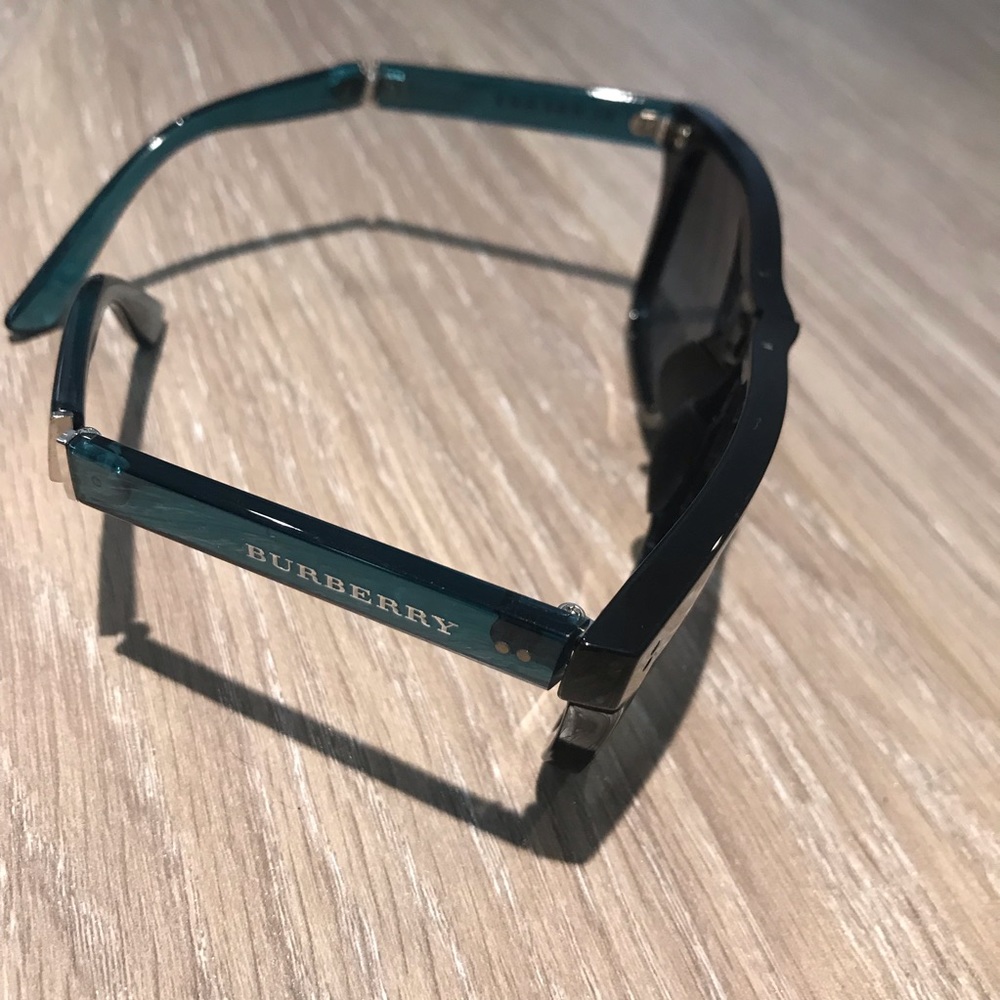 Burberry sunglasses - look perfectly new